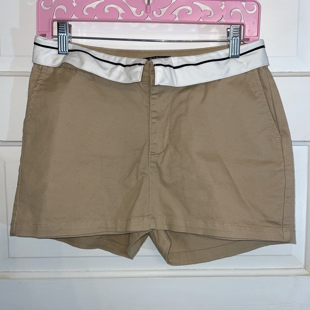 On Trend Preppy Tan Khaki Short Skort‎ Navy Trim Size 4 Vanilla Girl Skirt
